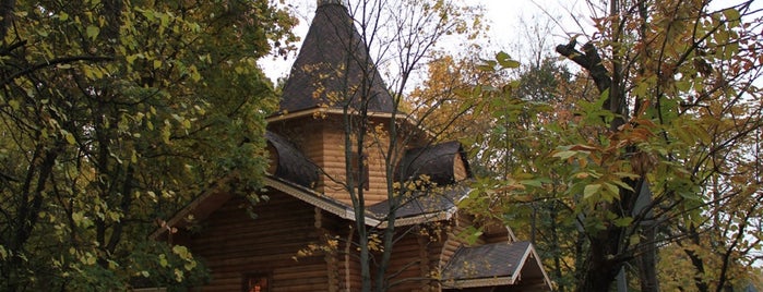 Храм Апостола и Евангелиста Иоанна Богослова is one of สถานที่ที่ Dmitry ถูกใจ.
