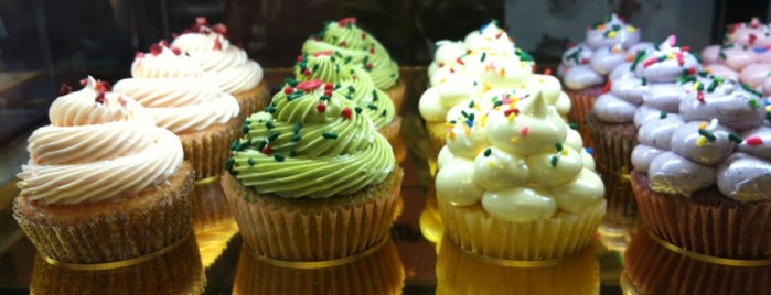 CUPCAKES STORY & CAFE is one of Welcome to Bundang :).