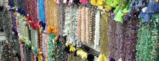 Suma Beads Gems & Pearls is one of Loverさんのお気に入りスポット.