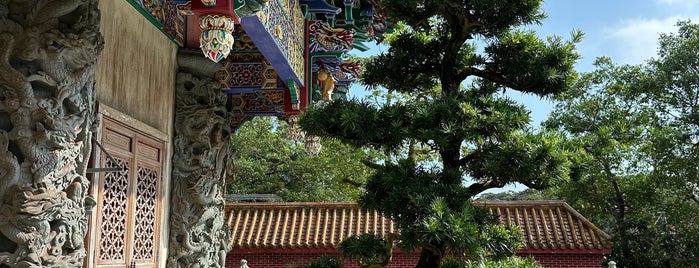 Grand Hall of Ten Thousand Buddhas is one of Tempat yang Disukai Andrey.