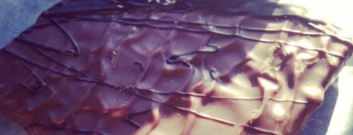 Rocky Mountain Chocolate Factory is one of Posti che sono piaciuti a Noah.