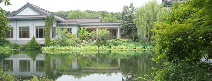 West Lake State Guesthouse is one of Orte, die Jingyuan gefallen.