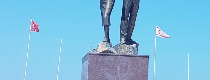 Özgürlük ve Barış anıtı is one of Kıbrıs.