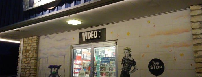 Vulcan Video South is one of Tempat yang Disukai Andrea.
