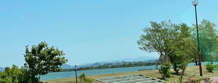 郷土を愛し，琵琶湖の美しさを生かしましょう is one of 滋賀.