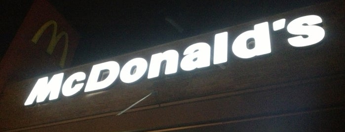 McDonald's is one of Orte, die Henrique gefallen.