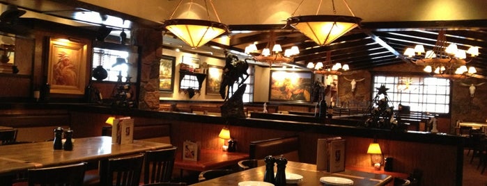 LongHorn Steakhouse is one of Lugares favoritos de Jennifer.