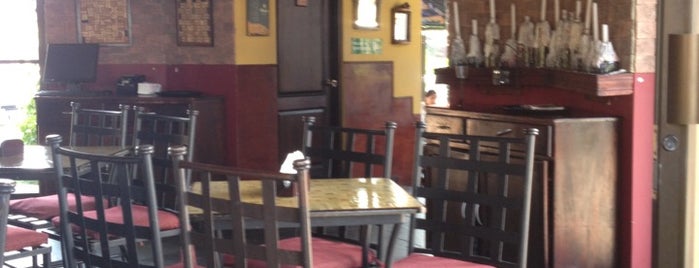 Trio is one of Bar & Restaurantes y cafés visitados.