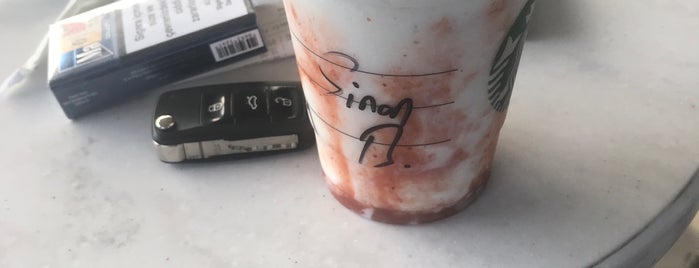 Starbucks is one of Tempat yang Disukai Erol.