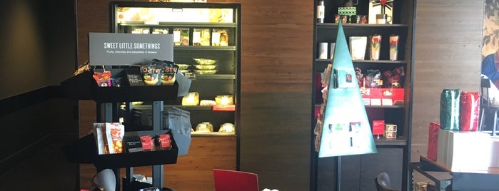 Starbucks is one of Marisol'un Beğendiği Mekanlar.