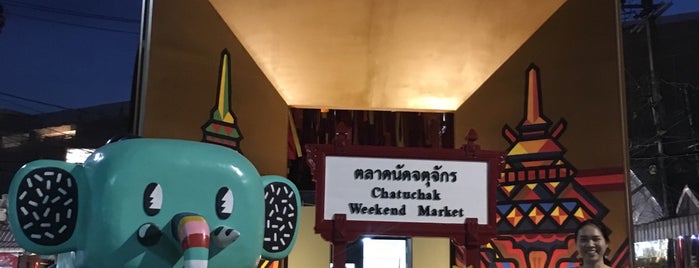 Chatuchak Weekend Market is one of uwishunu bangkok.