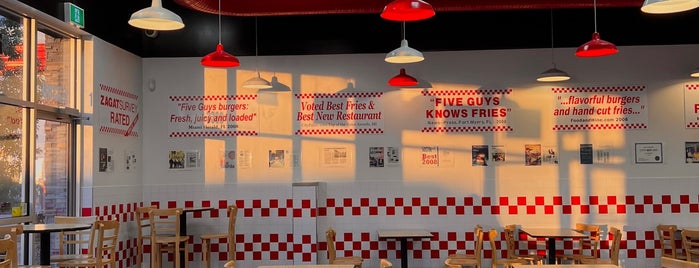 Five Guys Burgers and Fries is one of Winnipeg, CA.