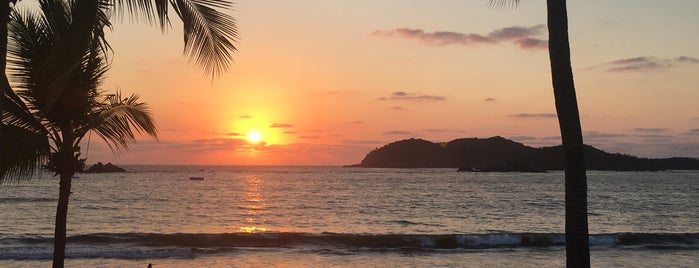 La Estrella Bar | Club Med is one of Ixtapa.