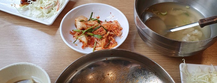 서대문 족발 is one of 레스토랑.