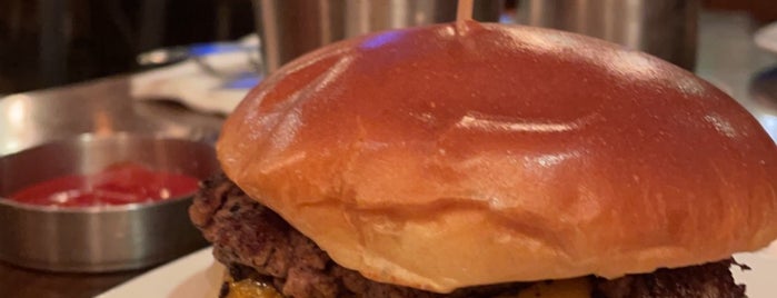 Umami Burger is one of Todd : понравившиеся места.
