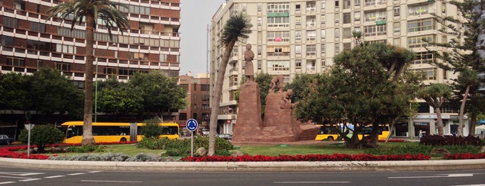 Plaza De España is one of Canaries.