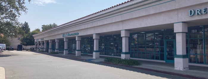 Goodwill Store & Donation Center is one of Thousand Oaks, CA.