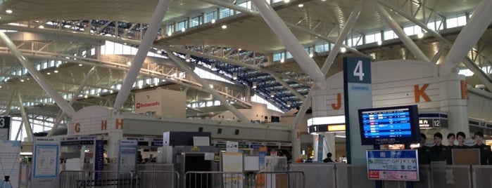 国際線ターミナル is one of Airports I have visited.