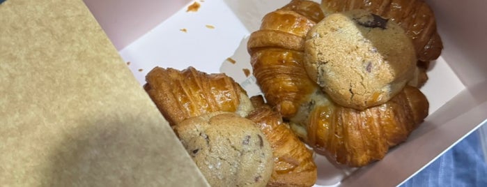 Chestnut Bakery is one of Riyadh Cafe's.