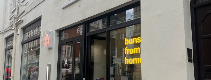 Buns From Home is one of Dima'nın Beğendiği Mekanlar.