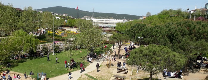 Gölet Parkı is one of Locais curtidos por Yunus.