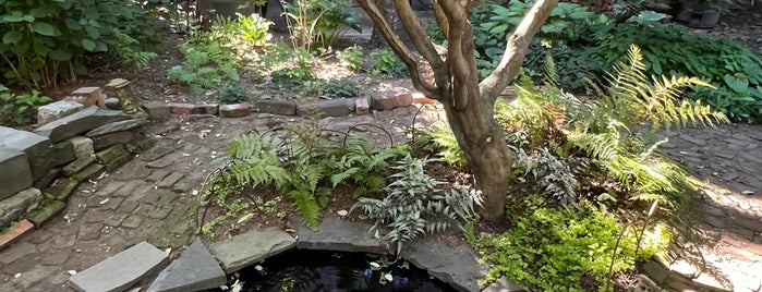 6BC Botanical Community Garden is one of New York Spots.