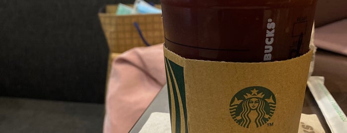 Starbucks is one of Pravit'in Beğendiği Mekanlar.