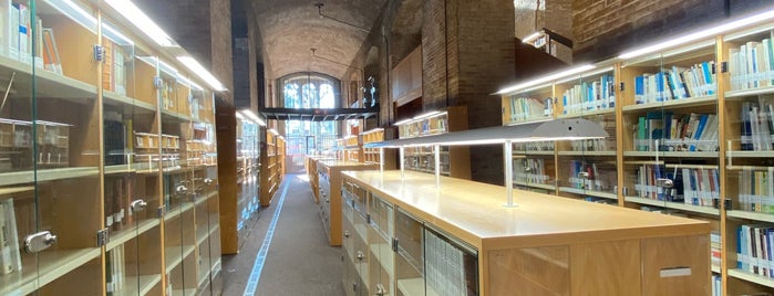 Biblioteca de la UPF - Campus Ciutadella is one of Sitios frecuentes.