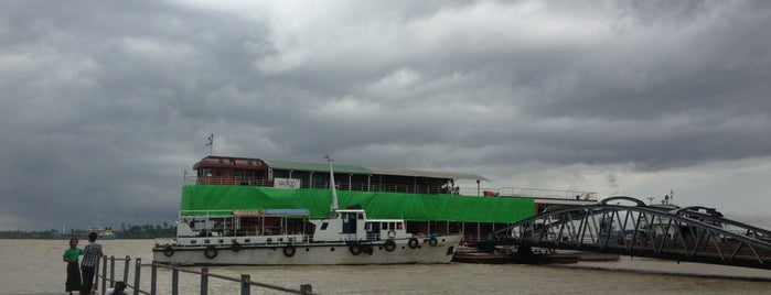 Botataung Jetty is one of Lugares favoritos de Asim.