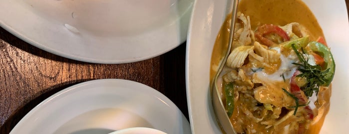 BMG Thai-Asian Restaurant is one of Ulysses'in Kaydettiği Mekanlar.