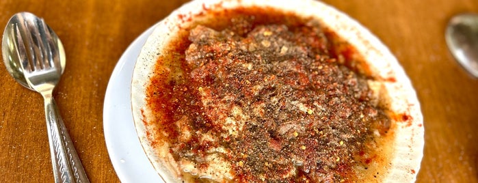 Şen Kardeşler Doğrama-Pideli Paça is one of Yemek.
