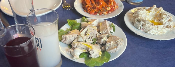 Pasaj Meyhanesi Fuat'ın Yeri is one of Rakı Sofrası.