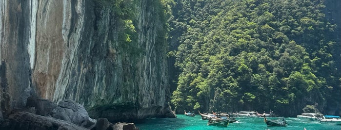 Phi Phi Island is one of Thailand 🇹🇭.