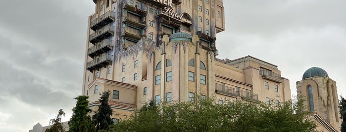 The Twilight Zone Tower of Terror is one of Disneyland ® Paris.