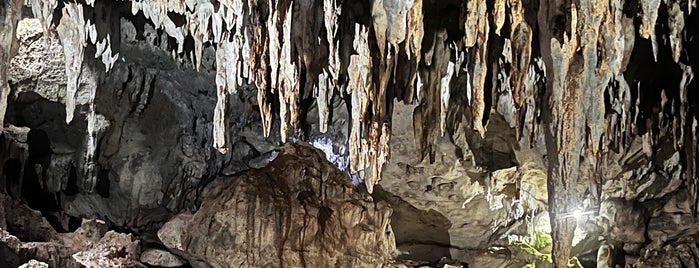 Hinagdanan Cave is one of Panglao-vers.