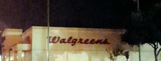 Walgreens is one of Orte, die Lisa gefallen.