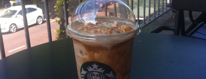 Starbucks is one of Lugares favoritos de Ciara.