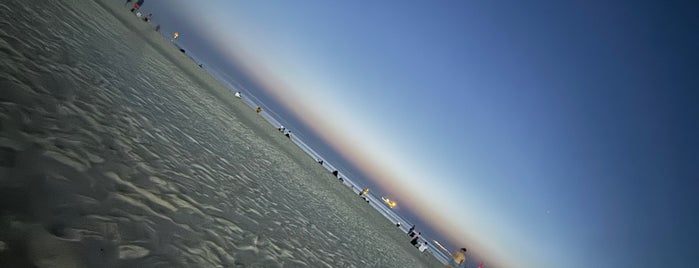 Kite Surf Beach is one of Dubai ❤.