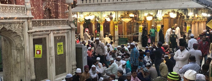 Nizamuddin Dargah is one of india.