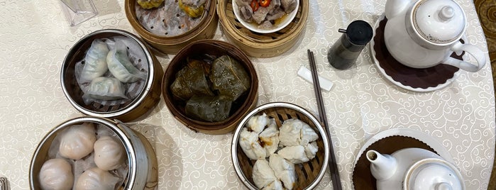 Elegance Chinese Cuisine & Banquet 雅景豪苑 is one of Dimsum.