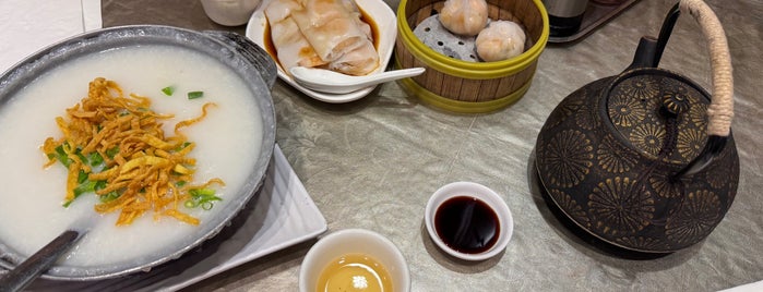 Jade Dynasty Seafood Restaurant is one of HI LIFE.