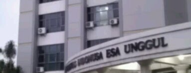 Universitas Esa Unggul is one of Kenrick'in Beğendiği Mekanlar.