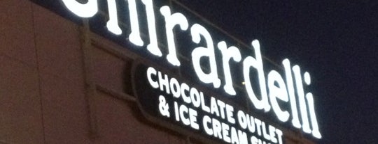 Ghiradelli Chocolate Outlet & Ice Cream Shop is one of Lugares guardados de Jenn.