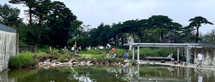 바우지움미술관 is one of Orte, die Won-Kyung gefallen.