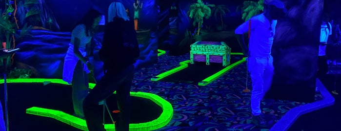Goolfy Black Light Mini Golf is one of Best Places Blankenberge.