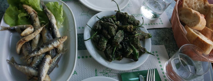 Terraza Bar Peralta is one of Para comer a gusto en Galicia.