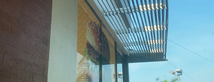 McDonald's is one of Salidas.