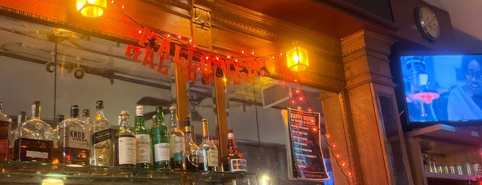 Pearl Street Pub & Cellar is one of Denver Thrillest.
