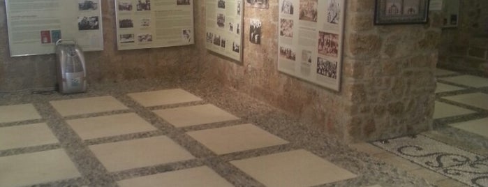 Jewish Museum Rhodes is one of Tempat yang Disukai Lost.