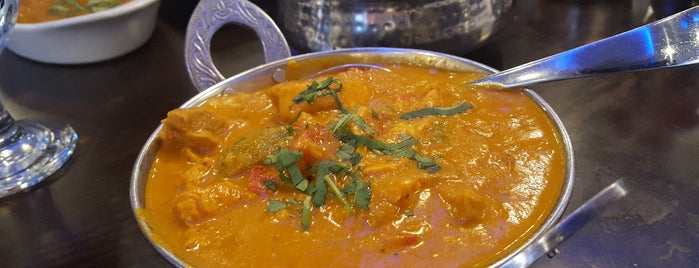 Jassi's Fine Indian Cuisine is one of Lugares favoritos de Shiv.